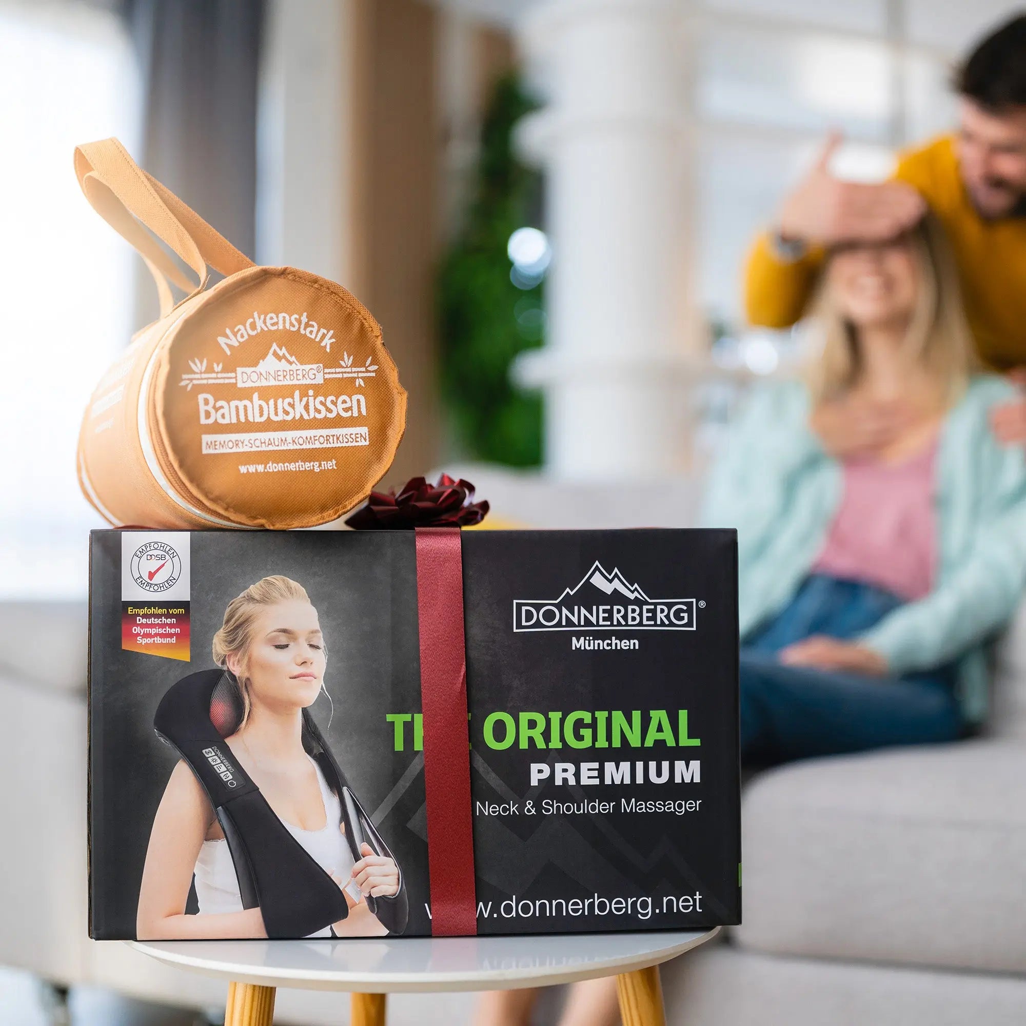 Preimum Nackenmassagegerät & Bambuskissen. Das Geschenk black